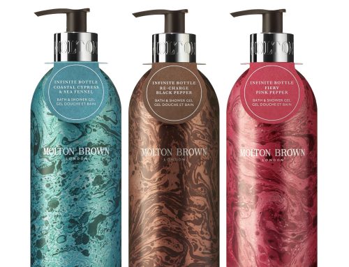 Molton Brown – Infinite Bottle bath and shower gel 400ml 100% PCR aluminium bottle with transparent base coat, offset printing and matt lacquer